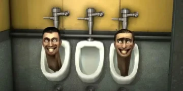 Three urinals with animated, smiling faces brighten up the bathroom in a humorous Skibidi Toilet Skins Set scene.