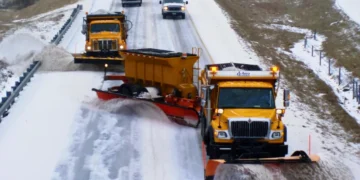 CT DOT Urges Caution Around Snowplows in Winter