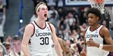 UConn Huskies Erase 14-Point Deficit, Win No. 17 at XL UConn Huskies win, UConn vs. Villanova, UConn comeback victory