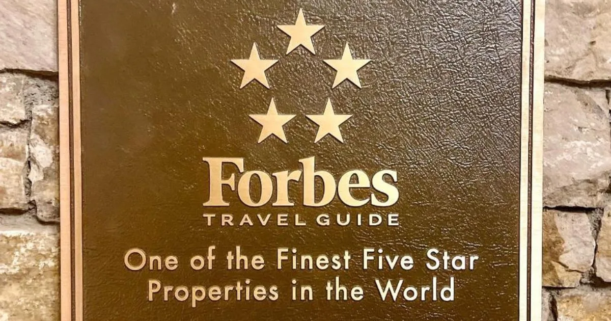 Connecticut luxury hotels, Forbes Travel Guide 2025, Mayflower Inn & Spa, Sky Tower Mohegan Sun