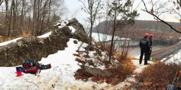 Southington hiker rescue, Wassel Reservoir accident, Connecticut rope rescue