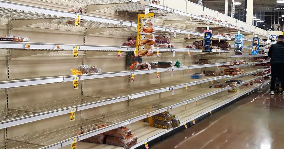 Fairfield, CT, winter storm, residents stock up on supplies, snowstorm preparation, panic buying, grocery hoarding