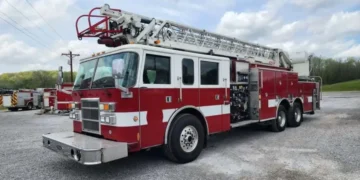 Middletown Apartment Fire Displaces Residents, Injures Firefighter