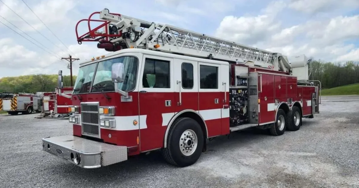 Middletown Apartment Fire Displaces Residents, Injures Firefighter