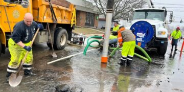 A major water main break near 733 East Main St. in Meriden is causing traffic disruptions as crews work on repairs.
