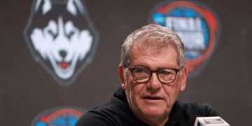 Geno Auriemma, UConn women’s basketball, Naismith Coach of the Year