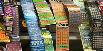 hamden-connecticut-lottery-winner-cashword-250k