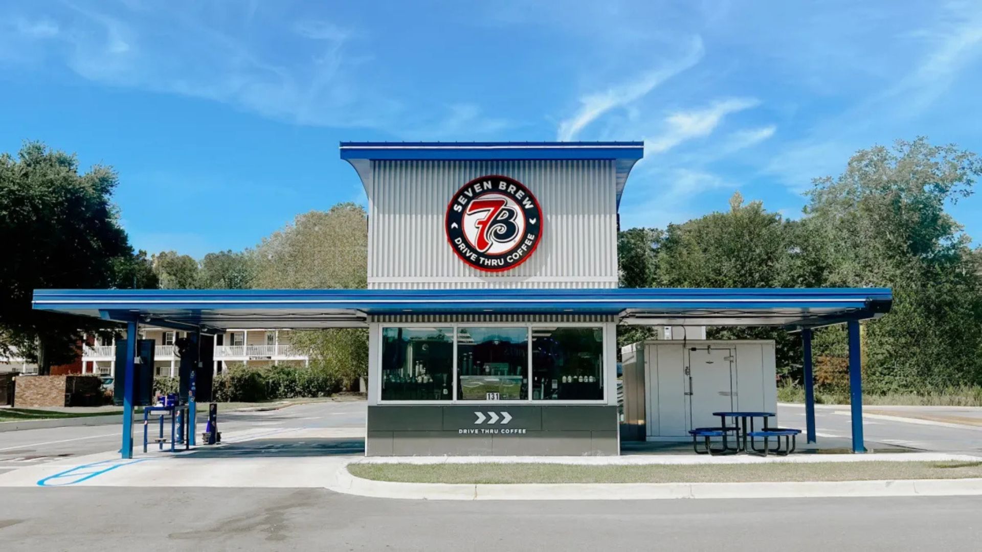 7 Brew Vernon, Connecticut coffee drive-thru, Tri-City Plaza