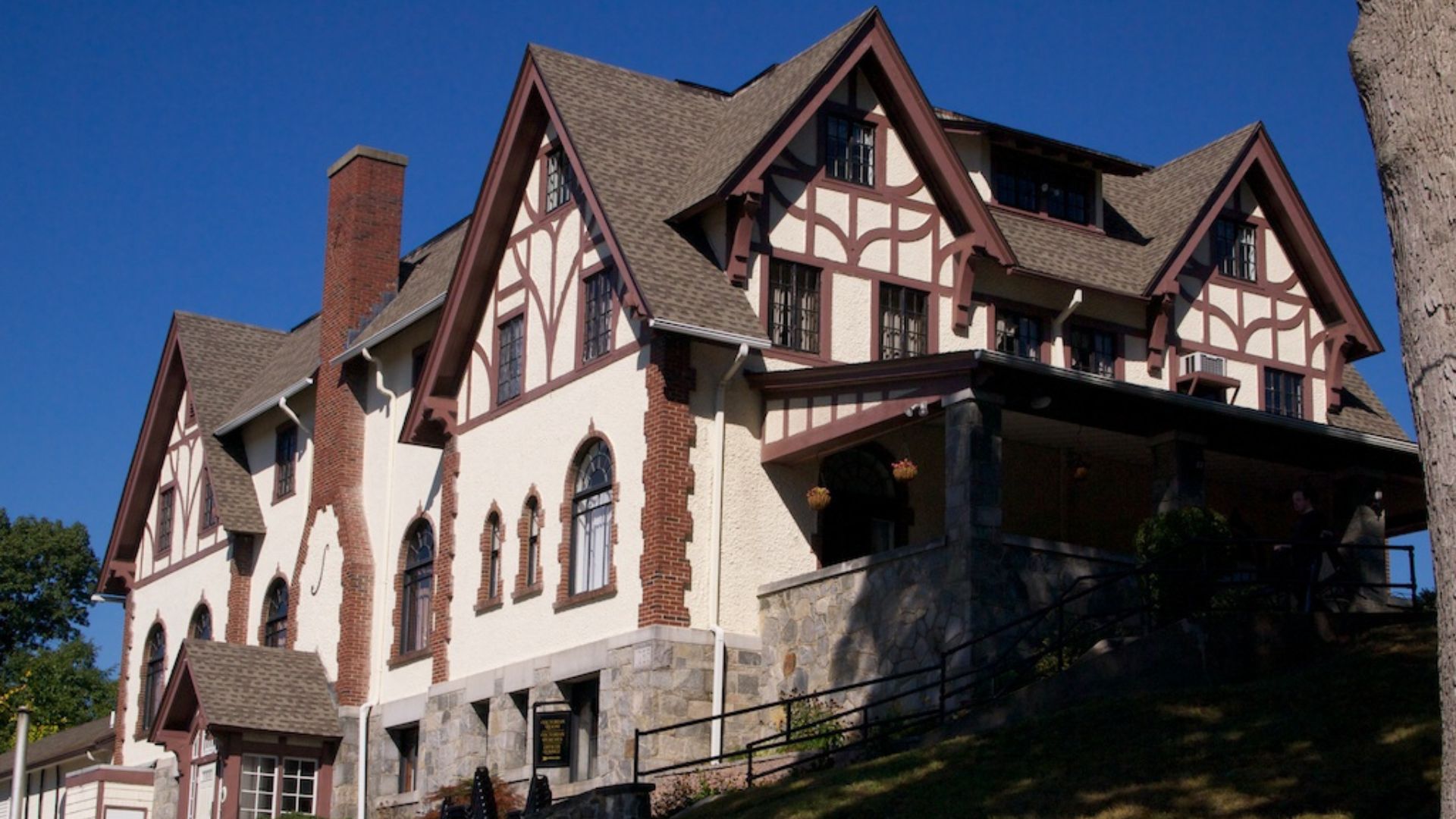 Willimantic Elks Club incident, BB gun Willimantic, Willimantic Police clarification