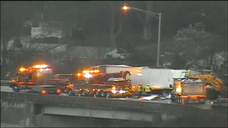 I-84 East tractor-trailer, West Hartford traffic, rollover crash