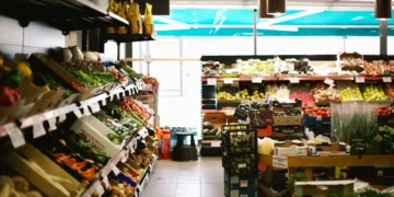 Connecticut grocery prices 2025, CT families food inflation, tariff impact groceries