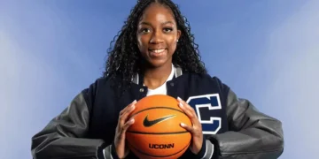 UConn women’s basketball, Serah Williams transfer, Geno Auriemma 2025